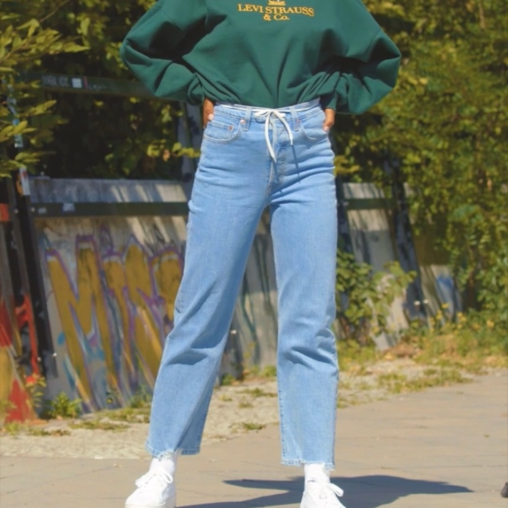 Ribcage Straight Ankle Jeans